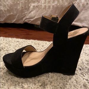 Mix no. 6 black wedges
